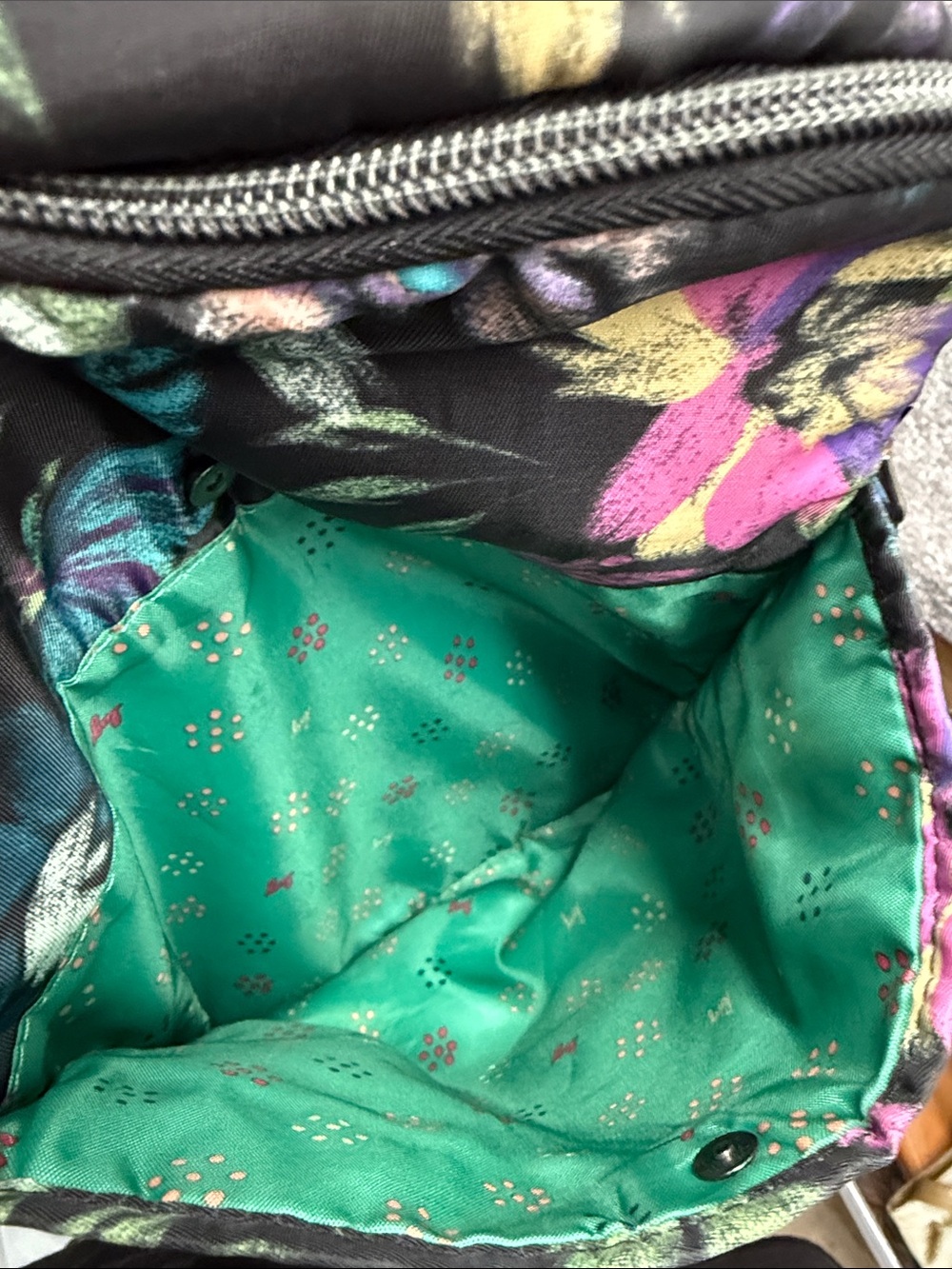 Lug Compass Crossbody Bag Black Multicolor Floral Quilted Travel Organizer Purse - Picture 7 of 14